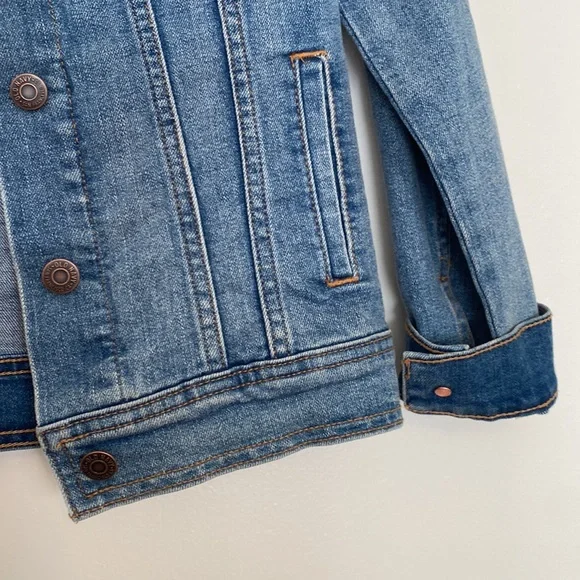Old Navy Denim Jacket - Picture 3 of 4